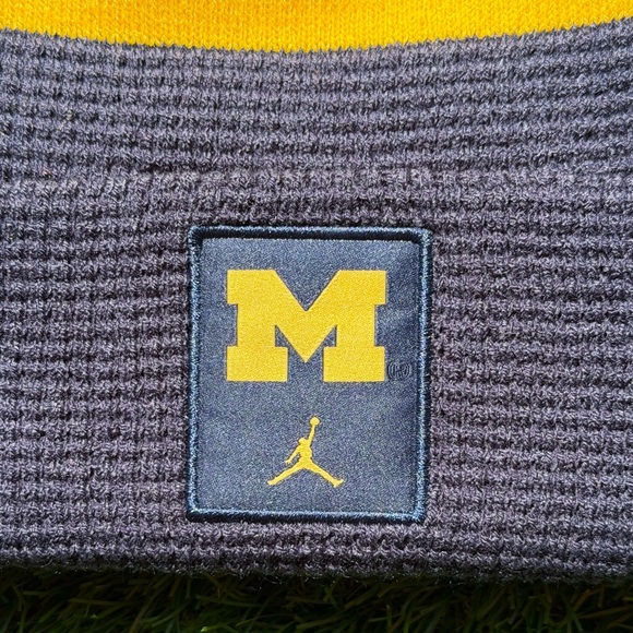 One Size Jordan Brand Michigan Wolverines Sideline Team On Field Hat W Pom - Picture 9 of 10